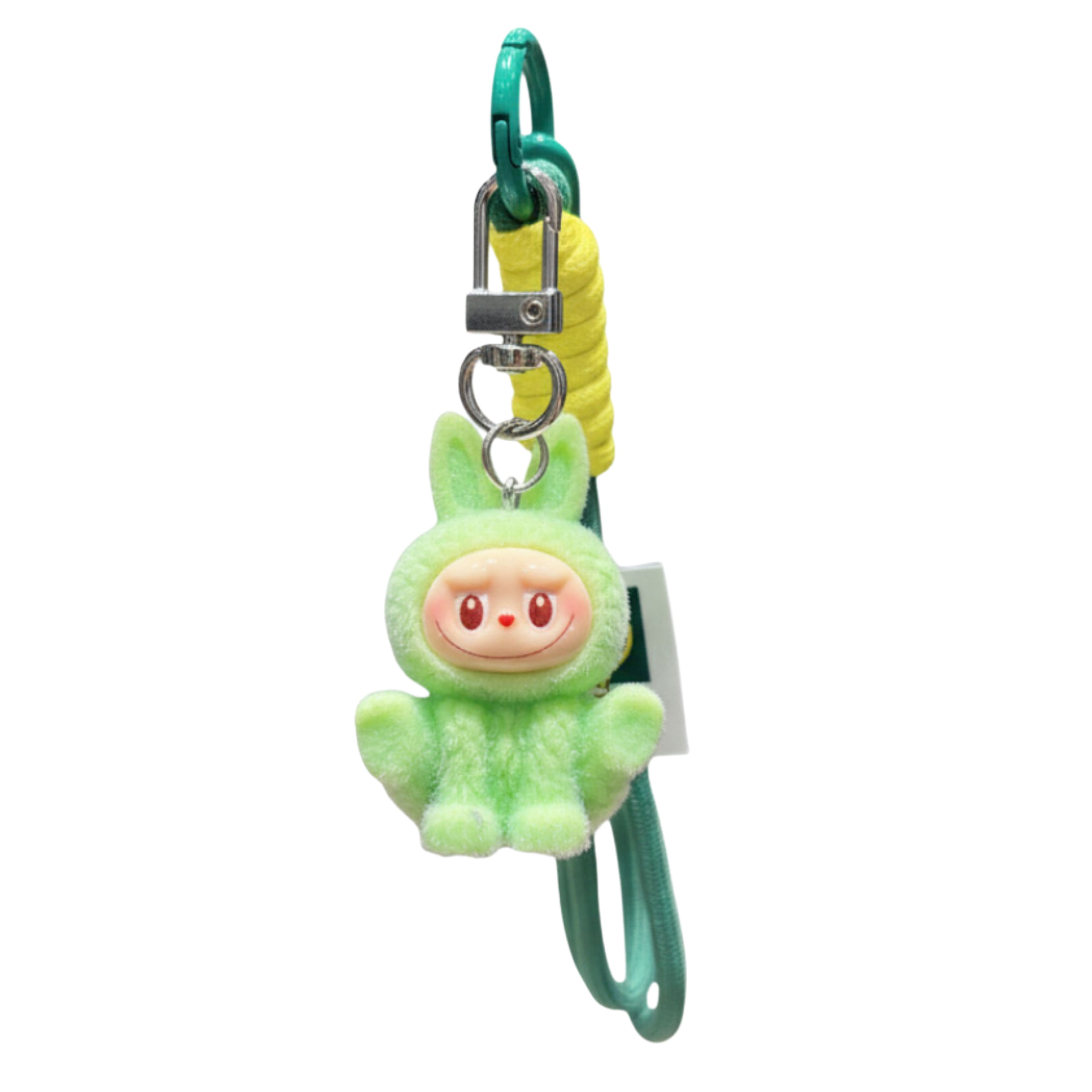 Décorez tous vos accessoires avec le porte-clé Labubu vert.